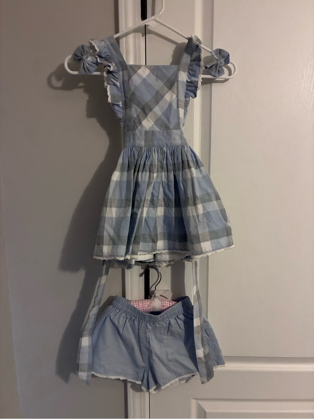 Well Dressed Wolf & Omi Jo Lot Size 6